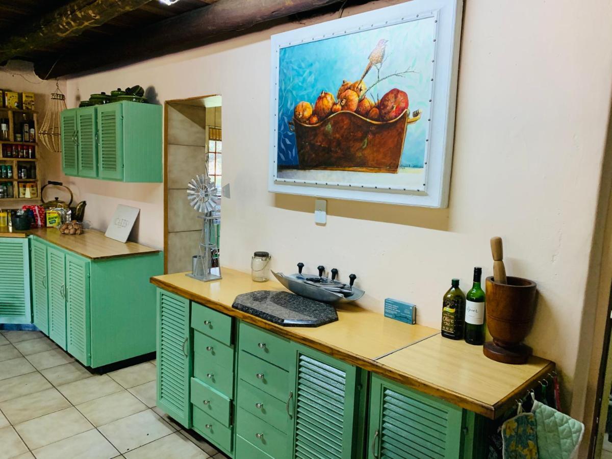 Farm Vibes Guesthouse Бритс Екстериор снимка