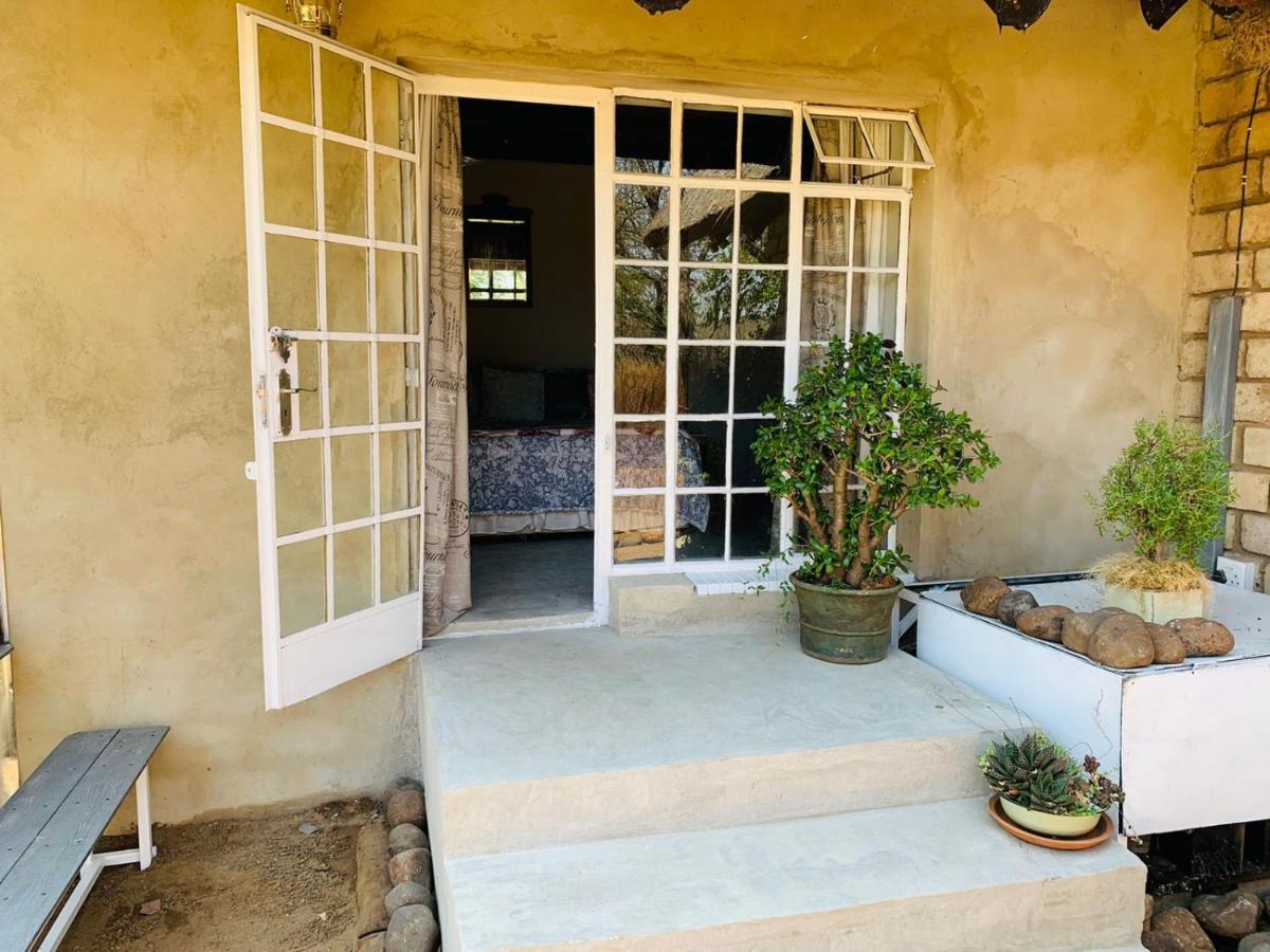 Farm Vibes Guesthouse Бритс Екстериор снимка